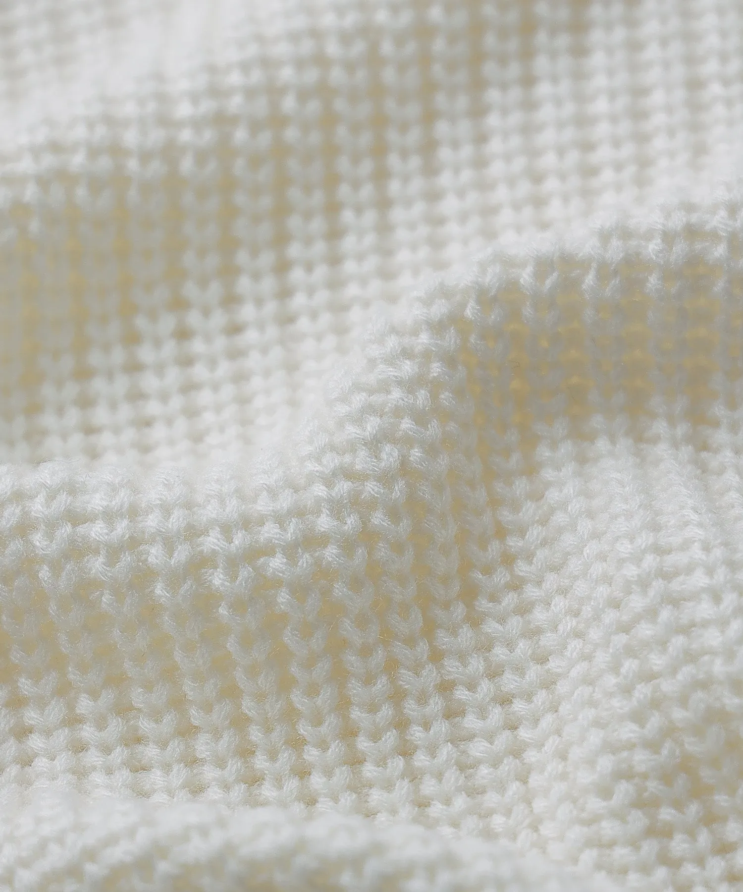 Bicolor line mockneck knit