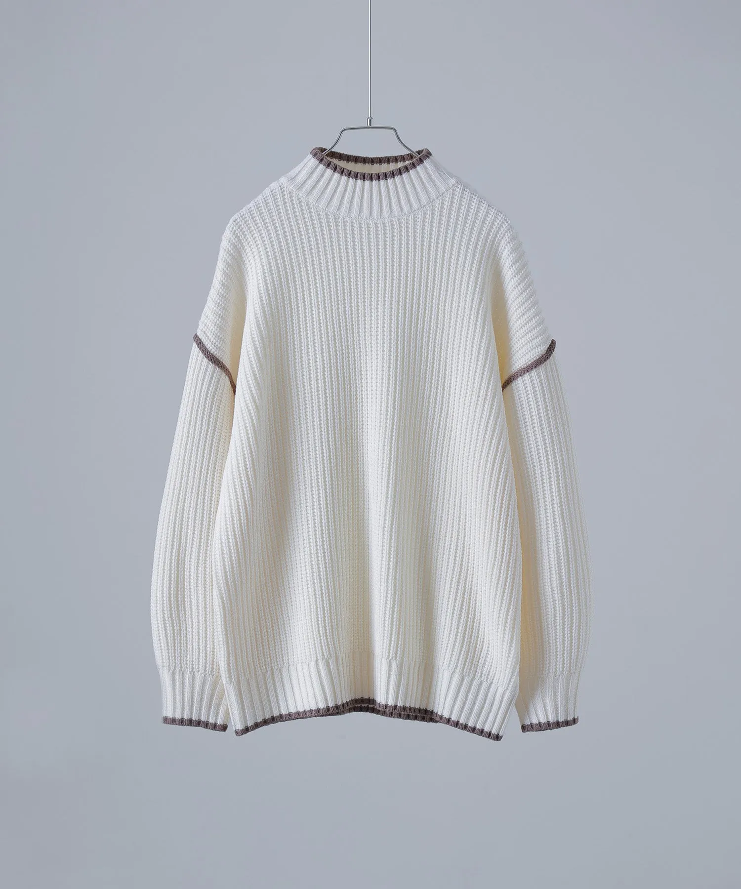 Bicolor line mockneck knit