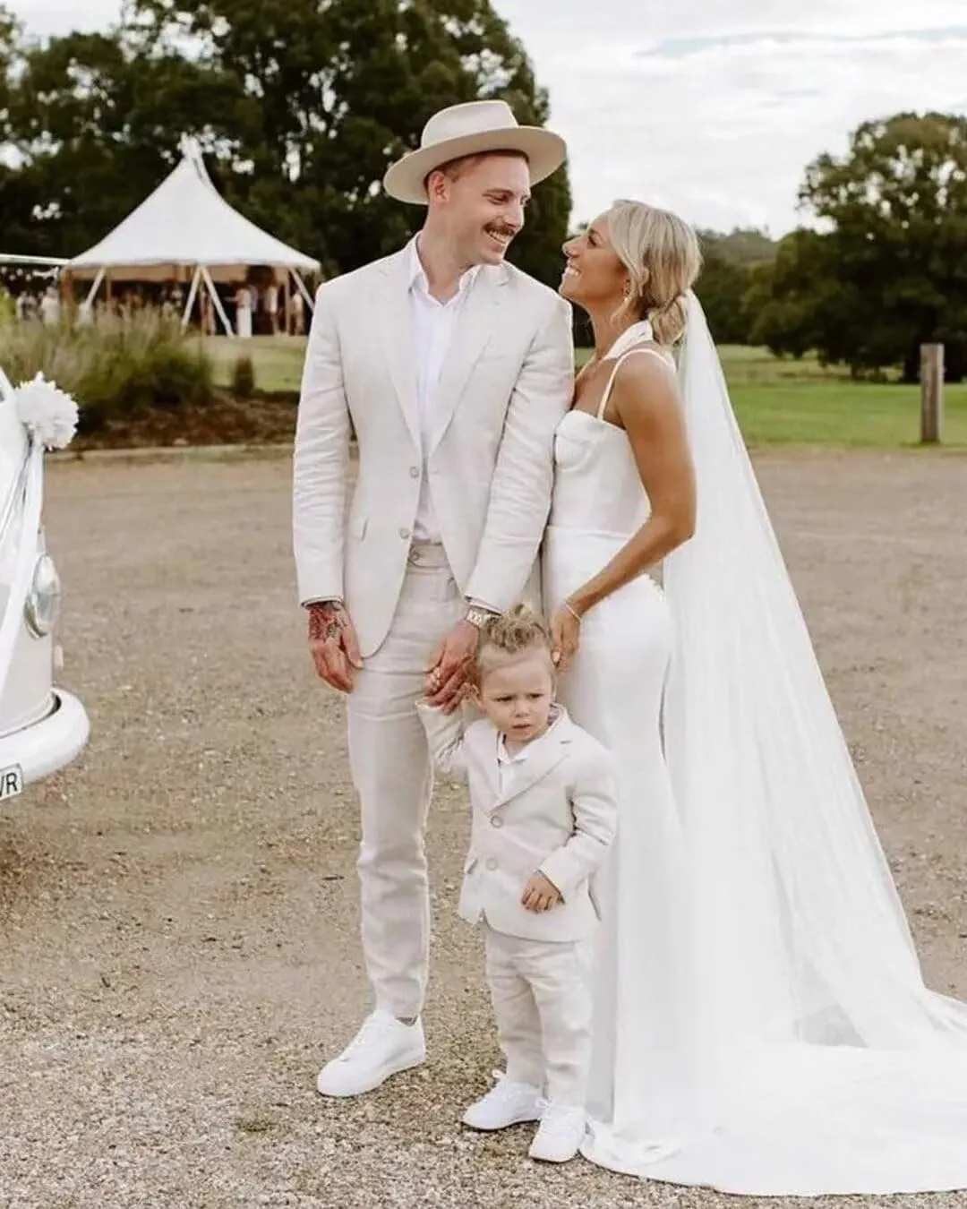 HUUTOE Men's Linen Suit 2 Piece Slim Fit Prom Party Business Beach Wedding Groomsmen Suits Linen Blazer Pants Tuxedo Set