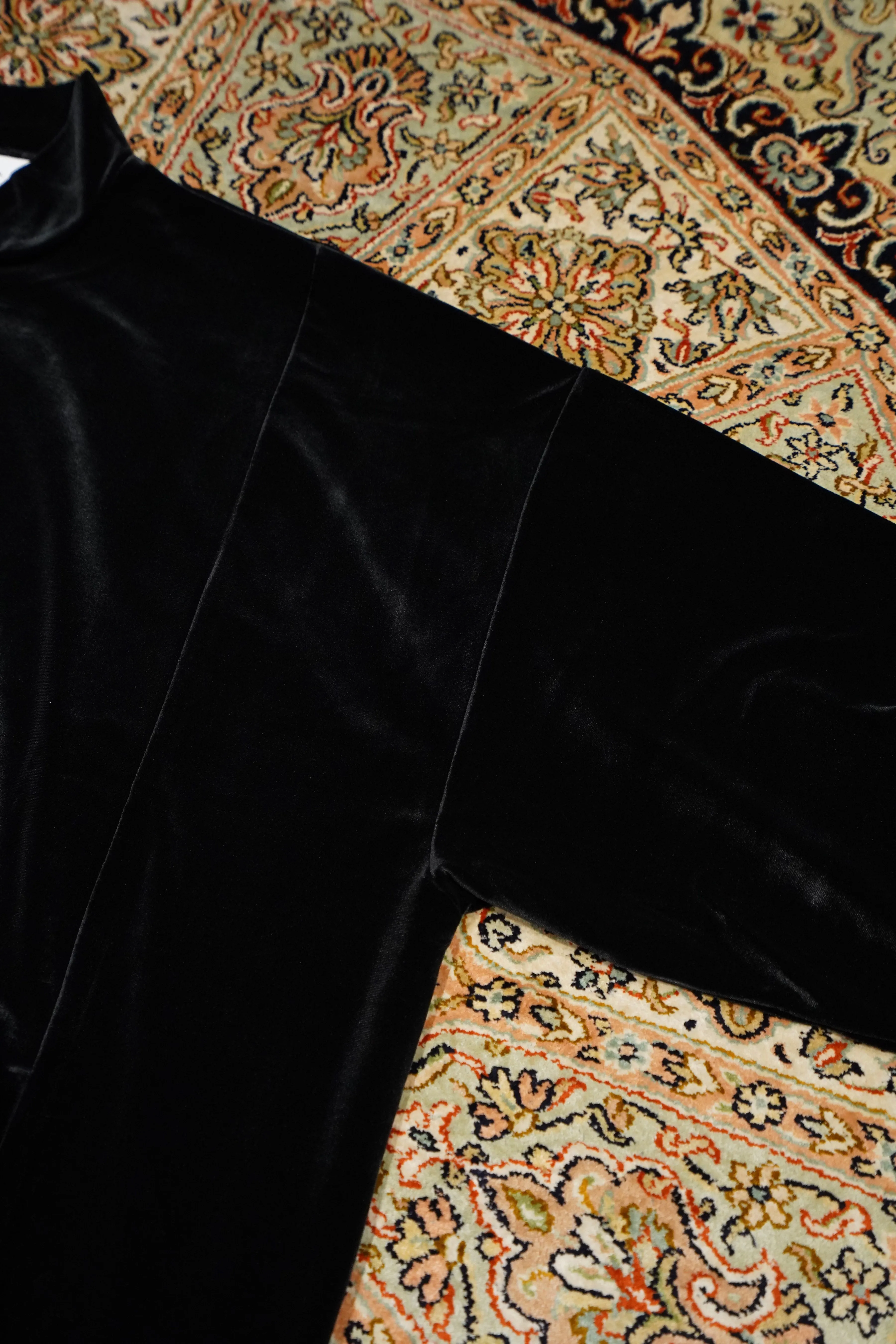 Sasquatchfabrix. VELOUR MOCKNECK (BLACK×BLACK)