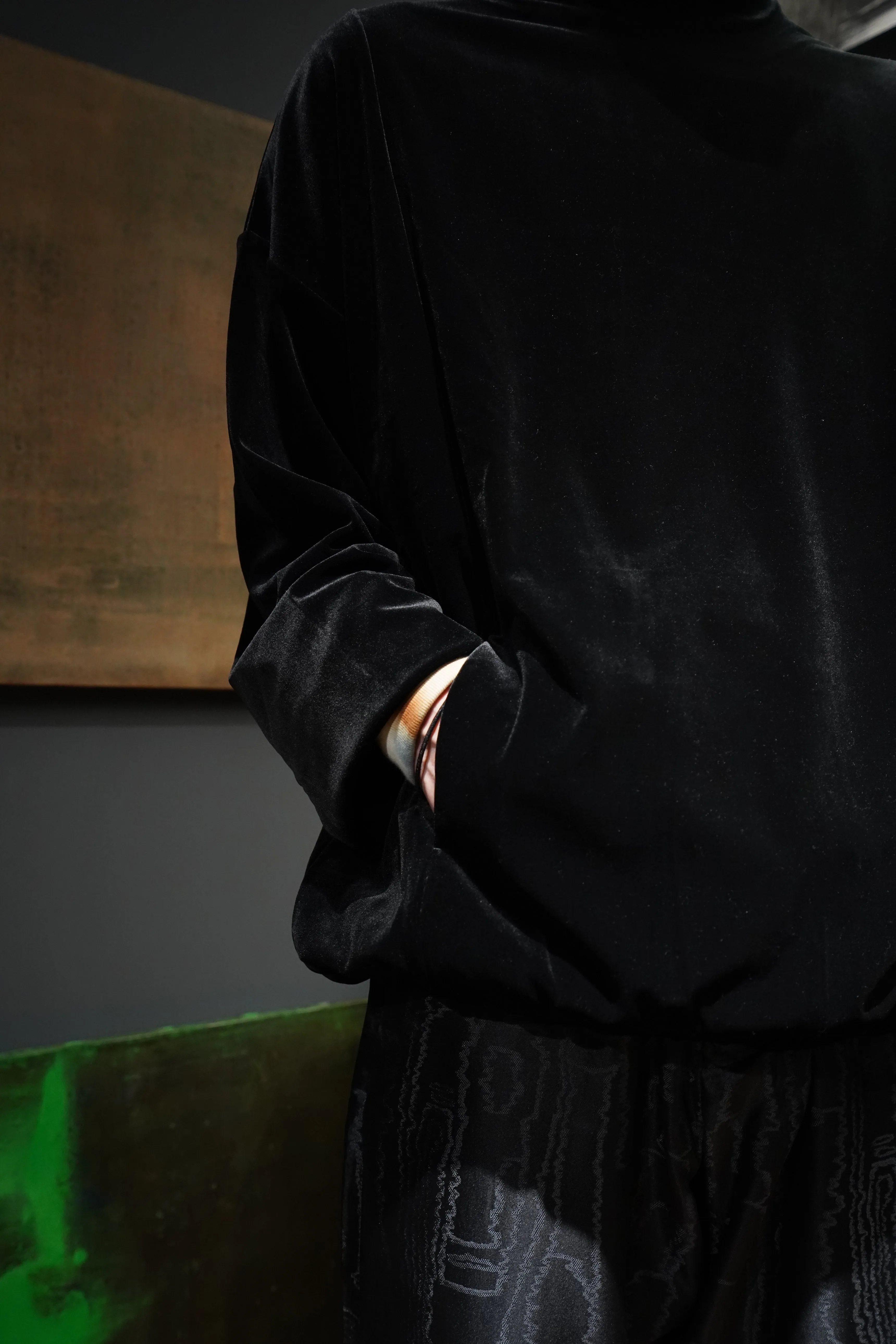 Sasquatchfabrix. VELOUR MOCKNECK (BLACK×BLACK)
