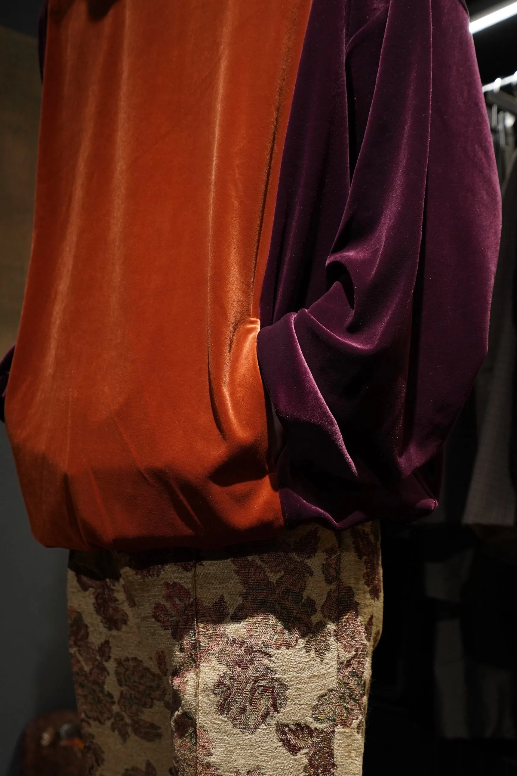Sasquatchfabrix. VELOUR MOCKNECK (ORANGE×PURPLE)